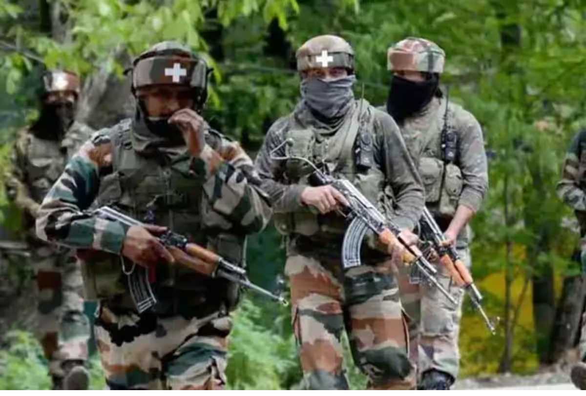 Terrorists Attack In Budgam: बड़गाम में सुरक्षाबल और आतंकियों के बीच मुठभेड़ जवानों ने की जवाबी फायरिंग