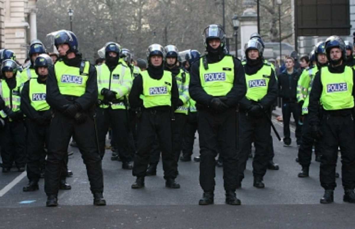 ब्रिटेन पुलिस ने लीसेस्टर हिंसा के संबंध में 12 और लोगों को किया गिरफ्तार ब्रिटेन पुलिस ने लीसेस्टर हिंसा के संबंध में 12 और लोगों को किया गिरफ्तार