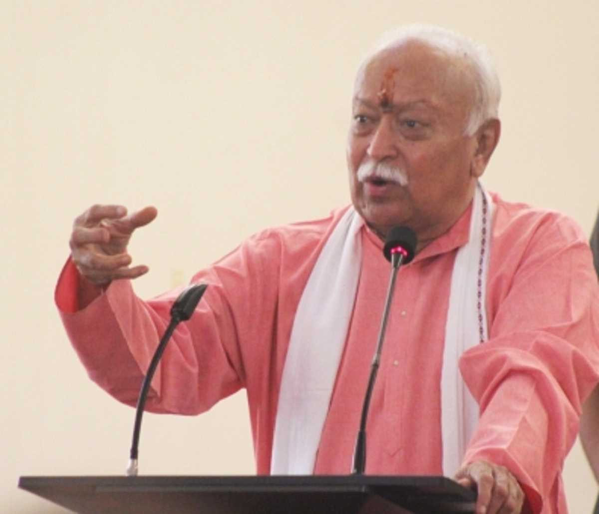 आरएसएस प्रमुख मोहन भागवत मदरसे में पहुंच बच्चों का जाना हाल, पूछे कई सवाल