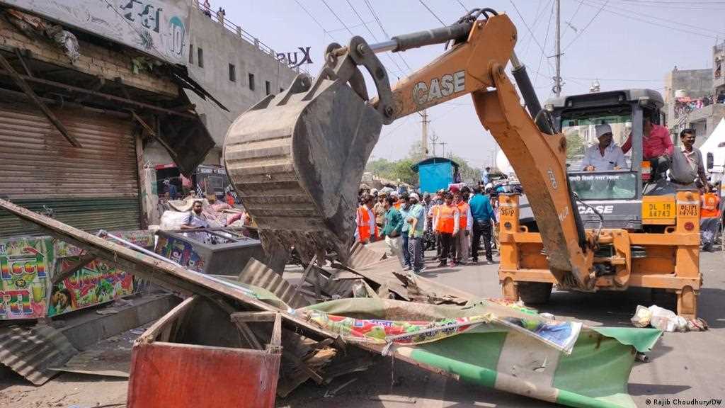 मध्य प्रदेश और उत्तर प्रदेश के बाद अब दिल्ली पहुंचा सत्ता का बुलडोजर