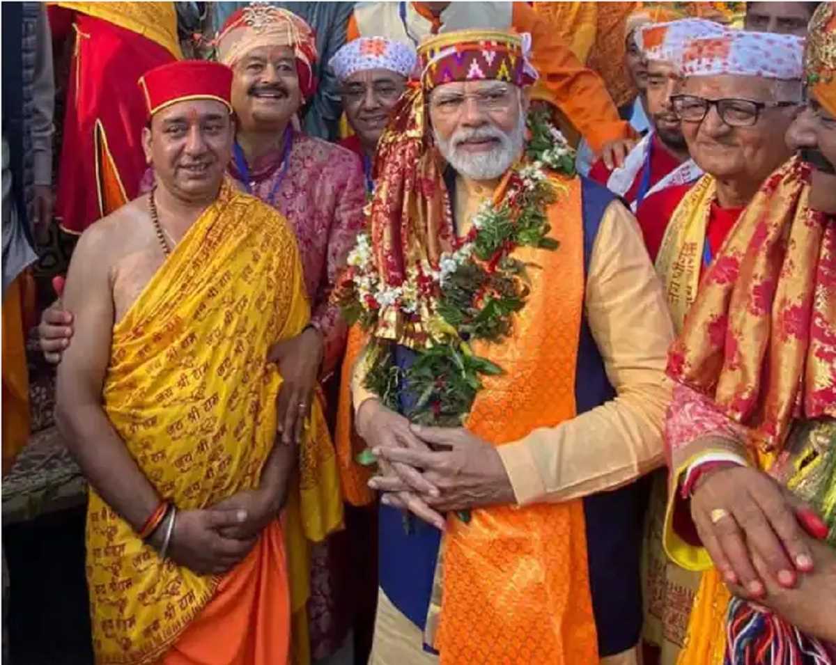 कुल्लू की दशहरा रथयात्रा में प्रधानमंत्री मोदी हुए शामिल