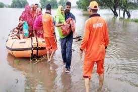 सीहोर: बाढ़ में फंसे मजदूर , राहत और बचाव कार्य जारी सीहोर: बाढ़ में फंसे मजदूर , राहत और बचाव कार्य जारी