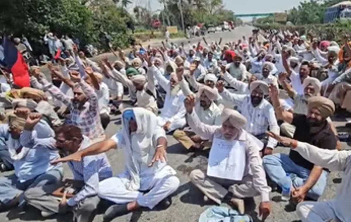 पंजाब : पेंशन की मांग को लेकर रिटायर्ड होमगार्ड्स ने हाइवे किया जाम