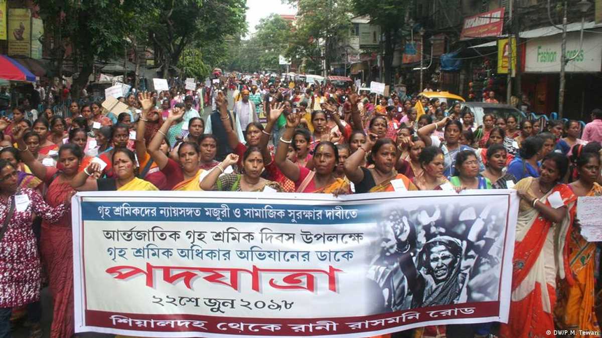 नाबालिग बच्ची से मारपीट के आरोप में महिला पायलट और पति गिरफ्तार