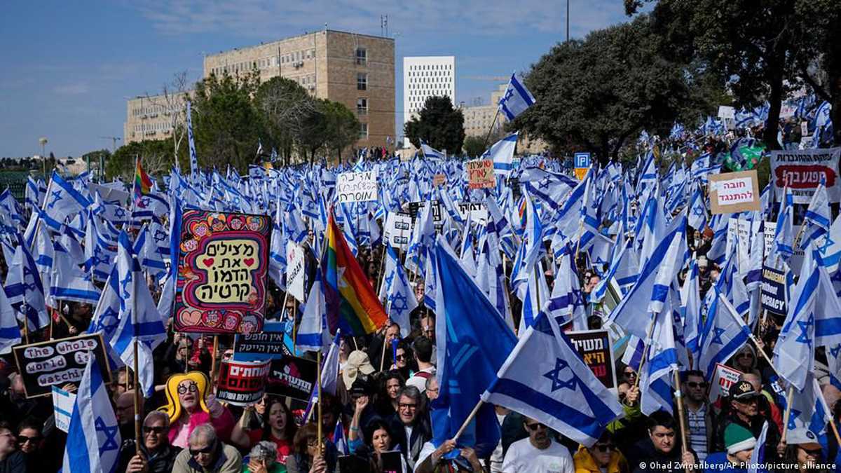 नेतन्याहू पर लगे गंभीर आरोप, अपना केस निपटाने के लिए कर रहे कानून में बदलाव