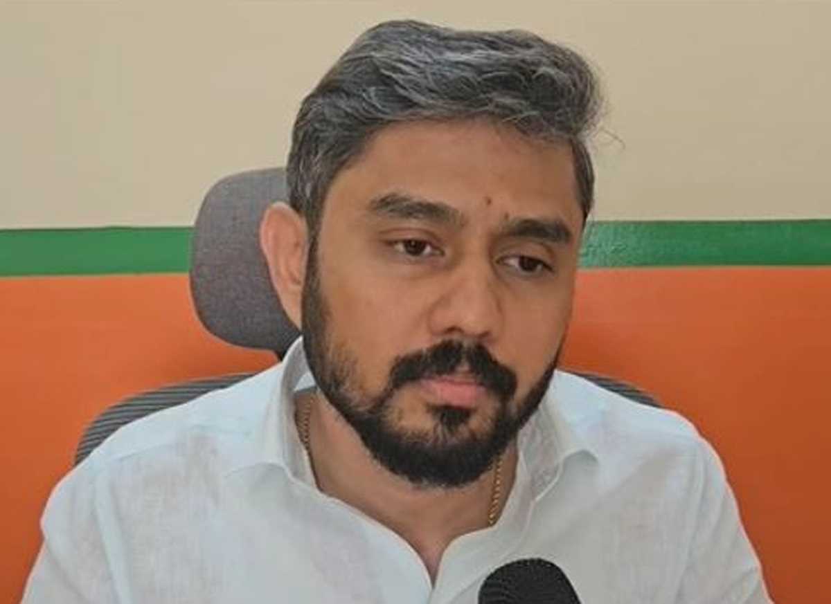 कर्नाटक : पीएम मोदी के गायब वाले पोस्ट पर सप्तगिरि गौड़ा ने कहा, कांग्रेस का कार्य अच्छा संकेत नहीं कर्नाटक : पीएम मोदी के गायब वाले पोस्ट पर सप्तगिरि गौड़ा ने कहा, कांग्रेस का कार्य अच्छा संकेत नहीं