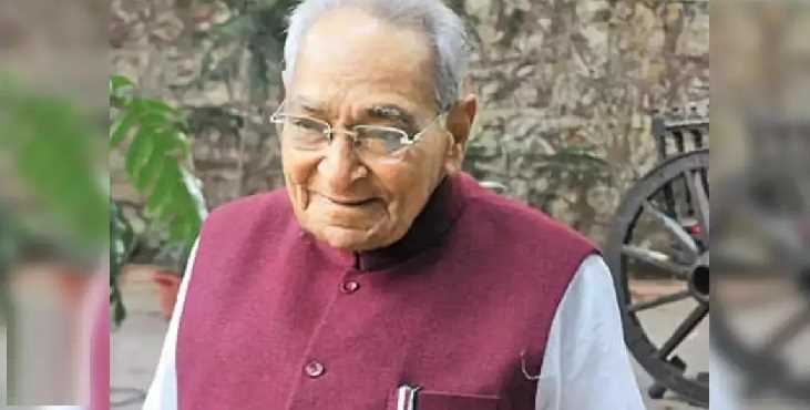 पत्रकारिता से राजनीति... ऐसा रहा मोतीलाल वोरा का राजनीतिक सफर पत्रकारिता से राजनीति... ऐसा रहा मोतीलाल वोरा का राजनीतिक सफर