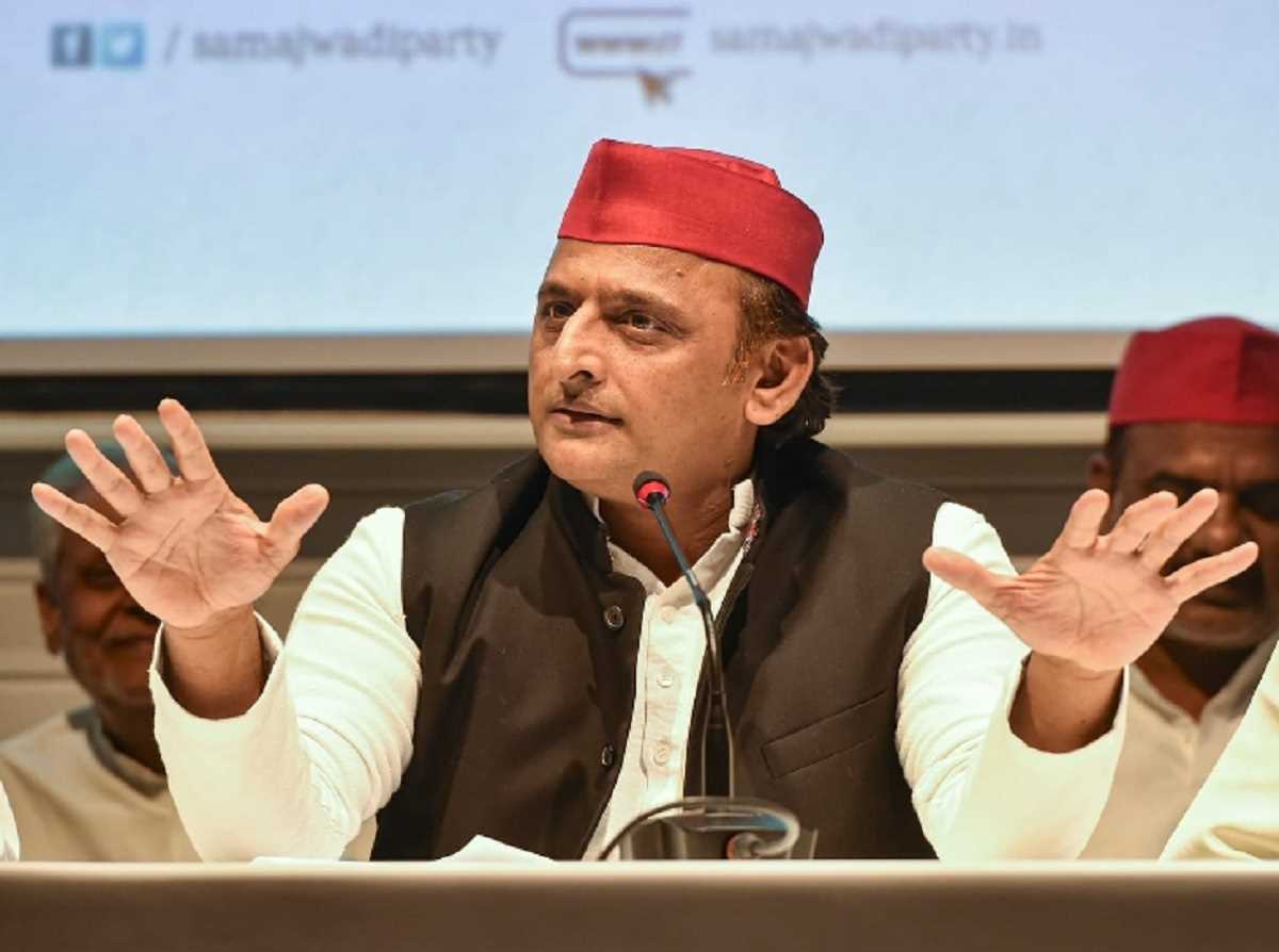 यूपी पुलिस संविदा भर्ती का पत्र वायरल, पुलिस ने दी सफाई, अखिलेश ने घेरा