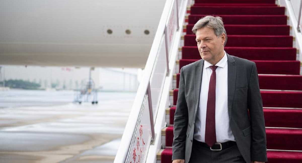 ईवी पर बने तनाव के बीच चीन की यात्रा पर जर्मन उप चांसलर