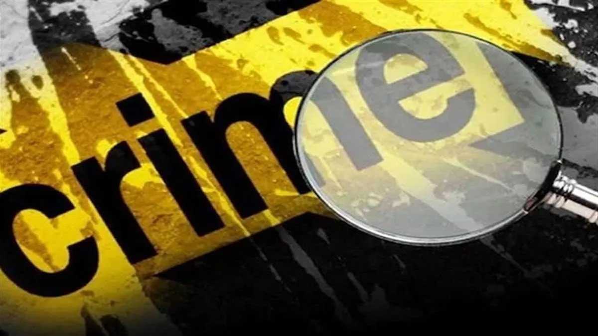 मां-बेटी को कमरे में बंद कर नकदी चोरी मां-बेटी को कमरे में बंद कर नकदी चोरी