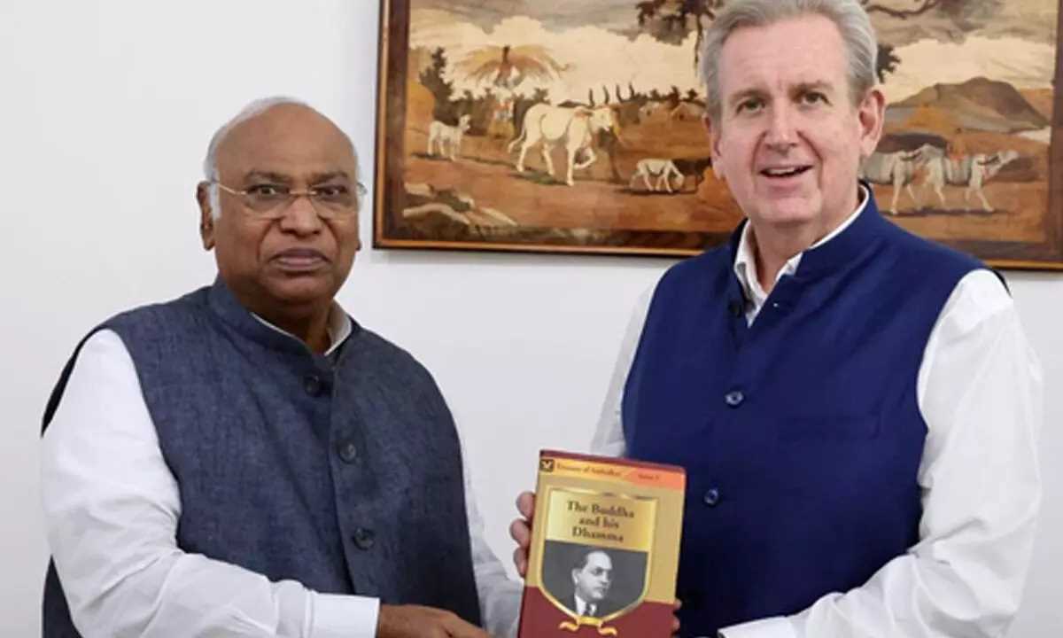 कांग्रेस अध्यक्ष मल्लिकार्जुन खड़गे ने ऑस्ट्रेलियाई उच्चायुक्त से की मुलाकात