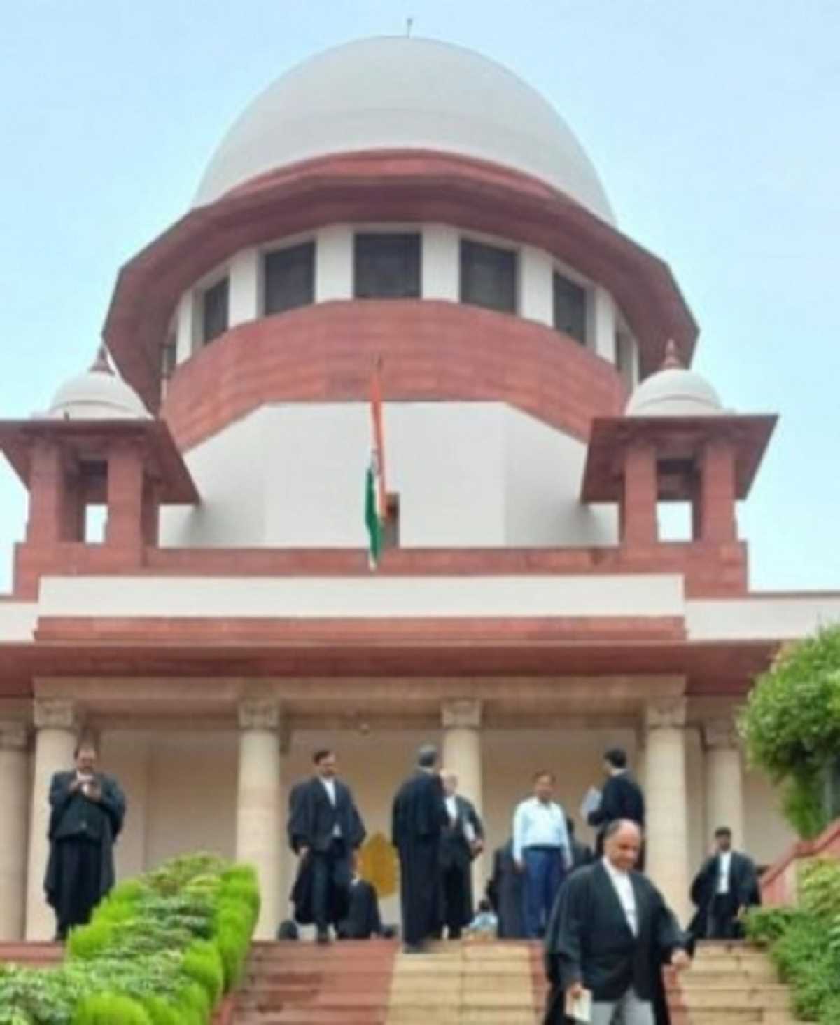 केंद्र ने सुप्रीम कोर्ट से कहा, जिस मुद्दे पर संविधान पीठ सुनवाई कर रही है, उस पर विरोध नहीं हो सकता