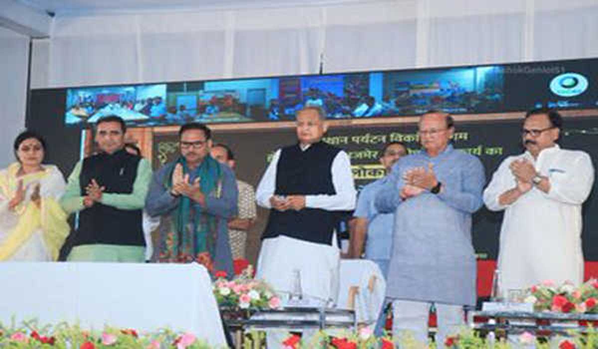 राज्य सरकार के फैसलों से हर क्षेत्र में आगे बढ़ा राजस्थान : गहलोत