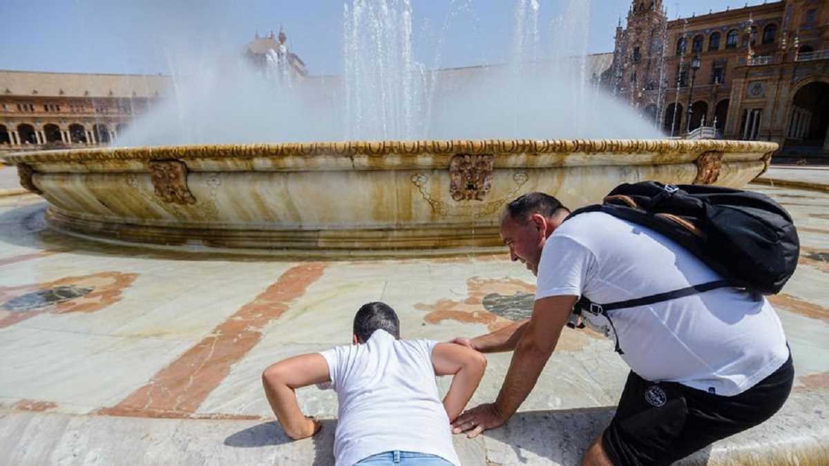 काम के लिए अधिकतम तापमान की सीमा लागू करने की मांग