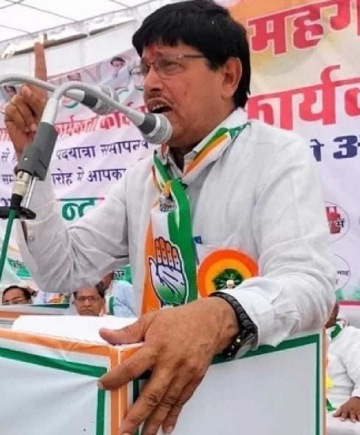 मंत्री मुरारी लाल ने पायलट द्वारा अलग पार्टी बनाने की अटकलों को किया खारिज मंत्री मुरारी लाल ने पायलट द्वारा अलग पार्टी बनाने की अटकलों को किया खारिज