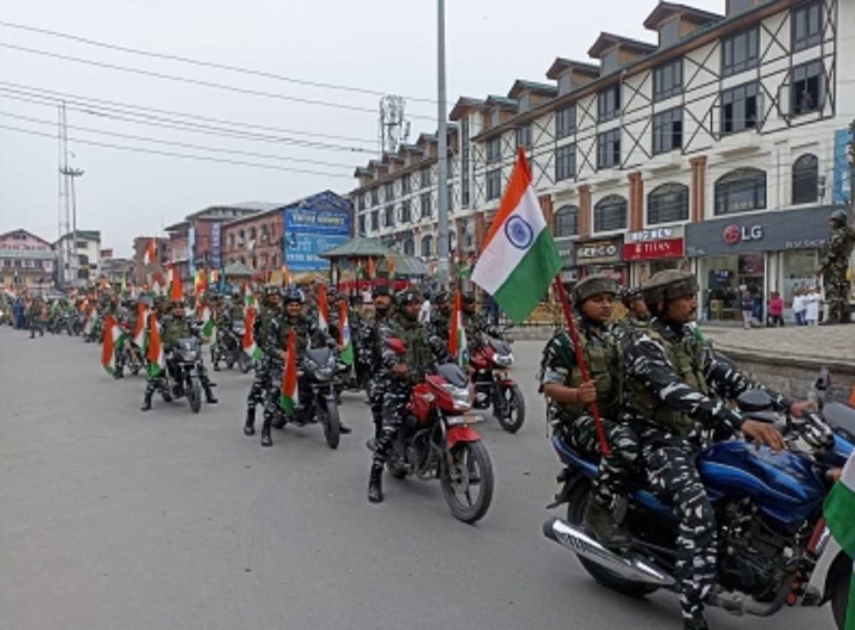 15 अगस्त से पहले कड़े पहरे में जम्मू-कश्मीर, जमीन से आसमान तक बढ़ाई गई सुरक्षा