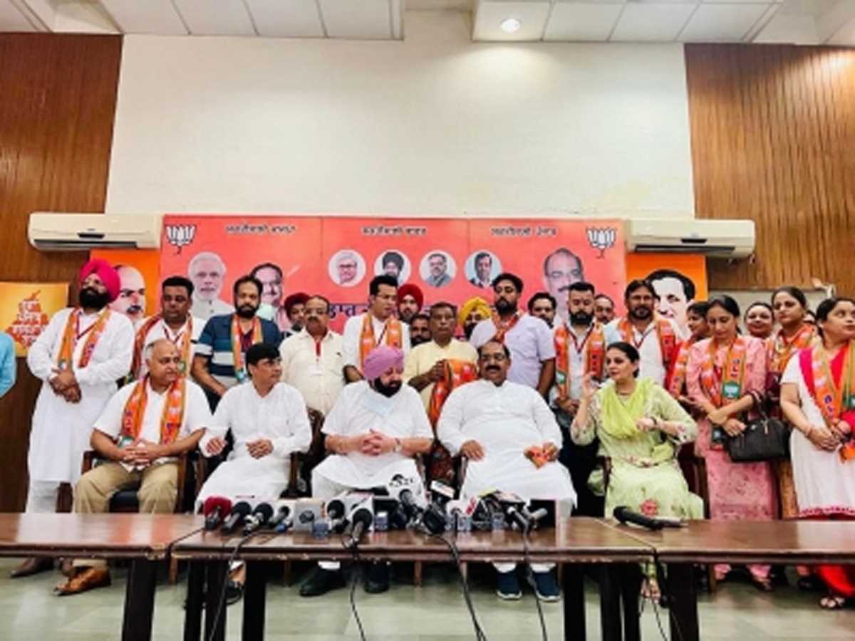 अमरिंदर ने पंजाब में आप सरकार को शत्रु ताकतों के खिलाफ सतर्क रहने का कहा