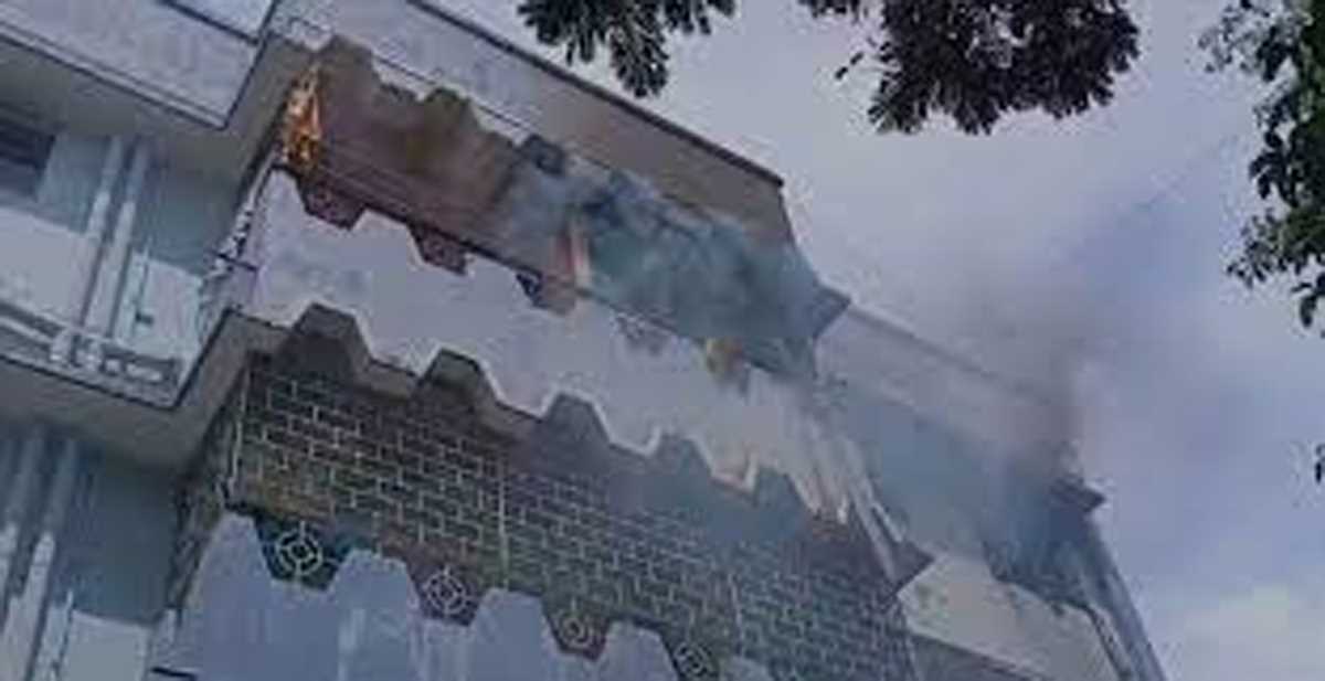 जमशेदपुर के अपार्टमेंट में गैस सिलिंडर ब्लास्ट से लगी आग, महिला की मौत, कई जख्मी