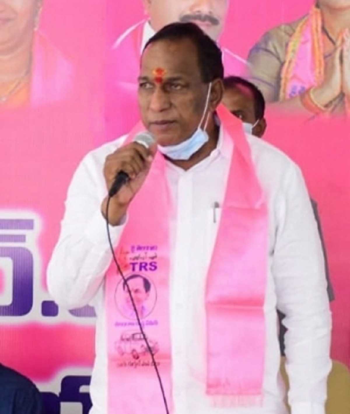 तेलंगाना के मंत्री व परिजनों के यहां आयकर विभाग की छापेमारी दूसरे दिन भी जारी