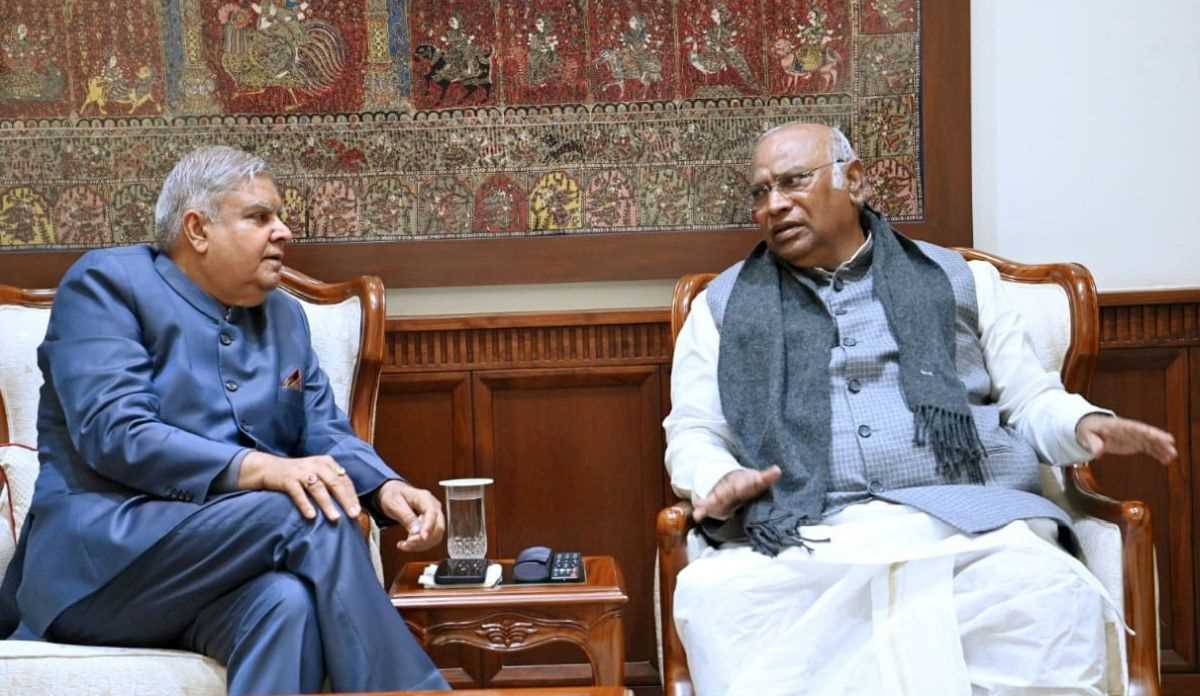 खड़गे ने सभापति धनखड़ से मिलने से किया इंकार, मुलाकात न करने की बताई वजह