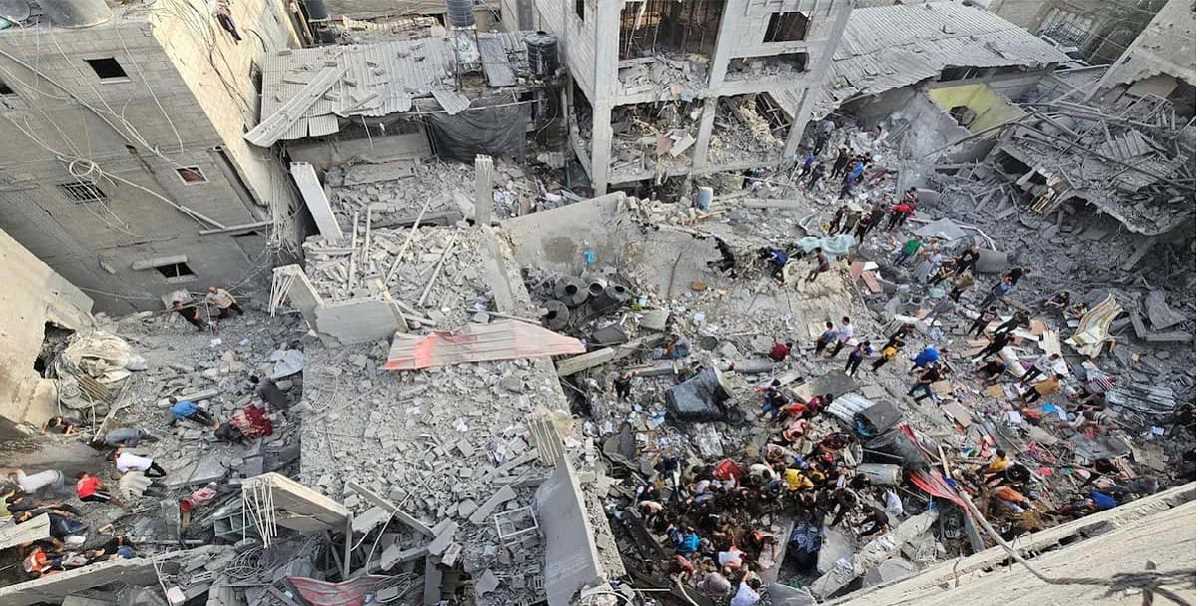 गाजा में स्कूल पर इजरायली सेना का हवाई हमला, 30 की मौत