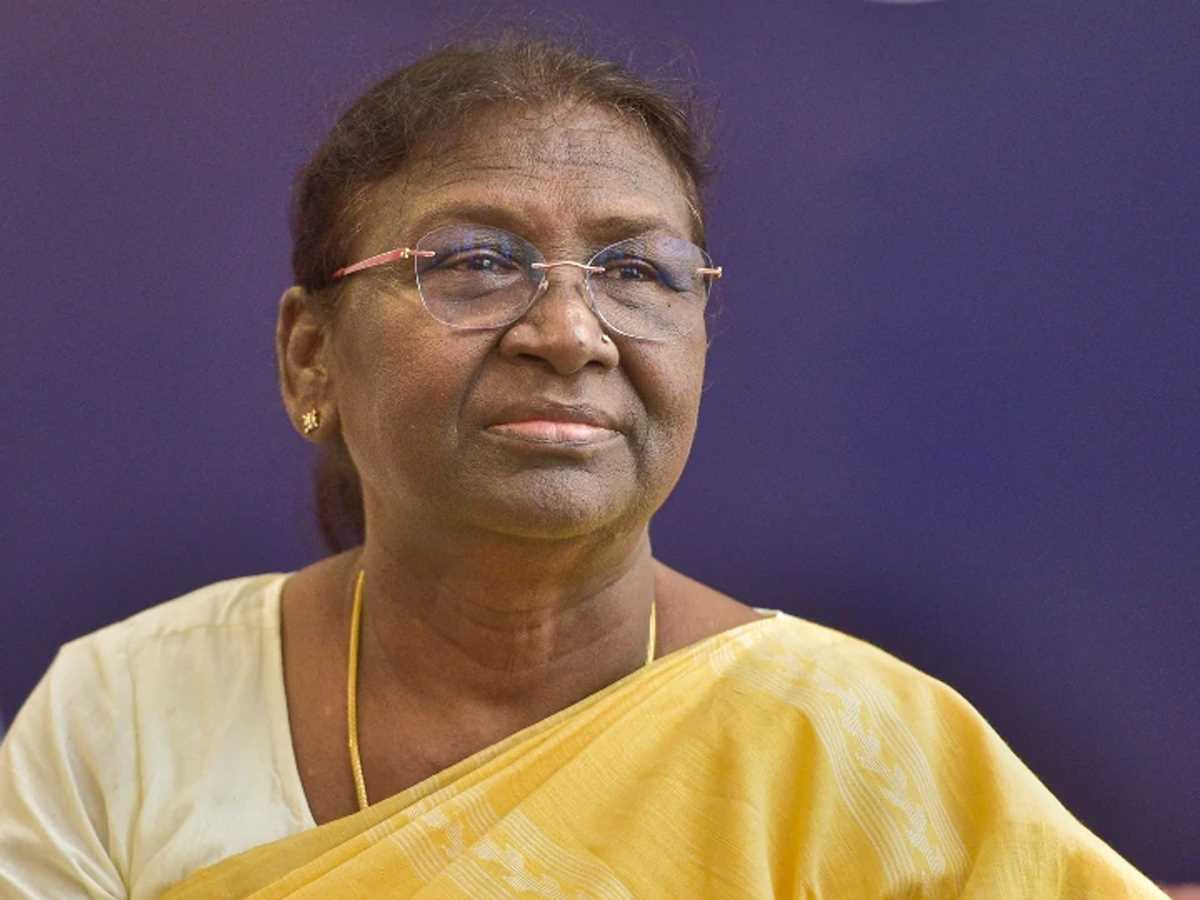 सुशील कुमार मोदी ने उच्च आदर्शों को निभाया : मुर्मू