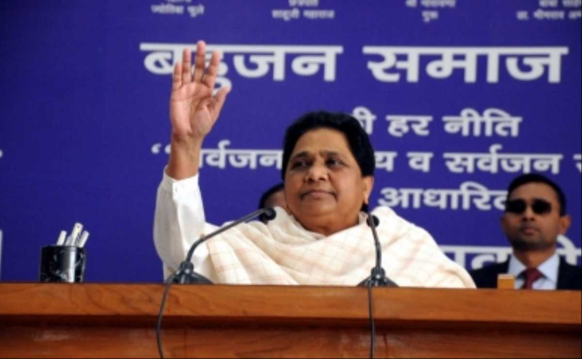 तेलंगाना बीएसपी ने महिला श्रमिकों को स्मार्टफोन, वॉशिंग मशीन देने का वादा किया तेलंगाना बीएसपी ने महिला श्रमिकों को स्मार्टफोन, वॉशिंग मशीन देने का वादा किया