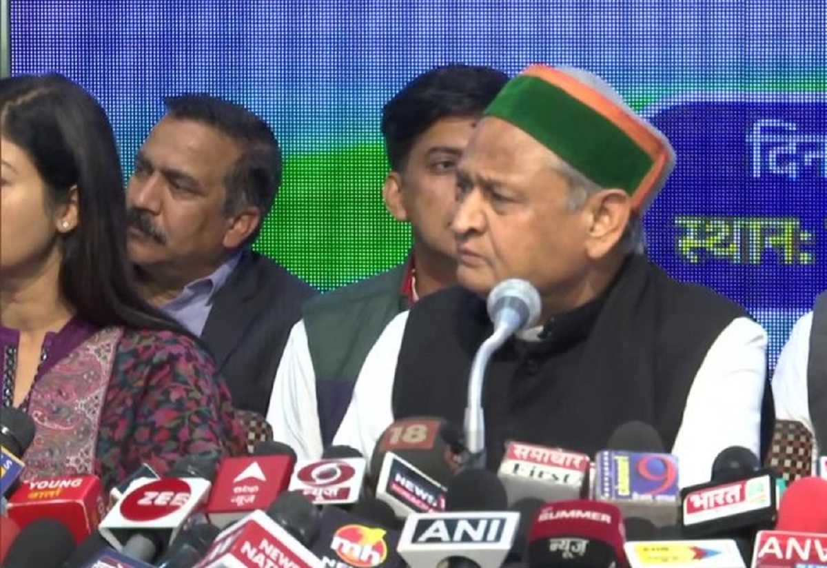 शिमला से अशोक गहलोत ने की प्रेस वार्ता, सरकार पर जमकर बोला हमला, पढ़ें पूरी खबर