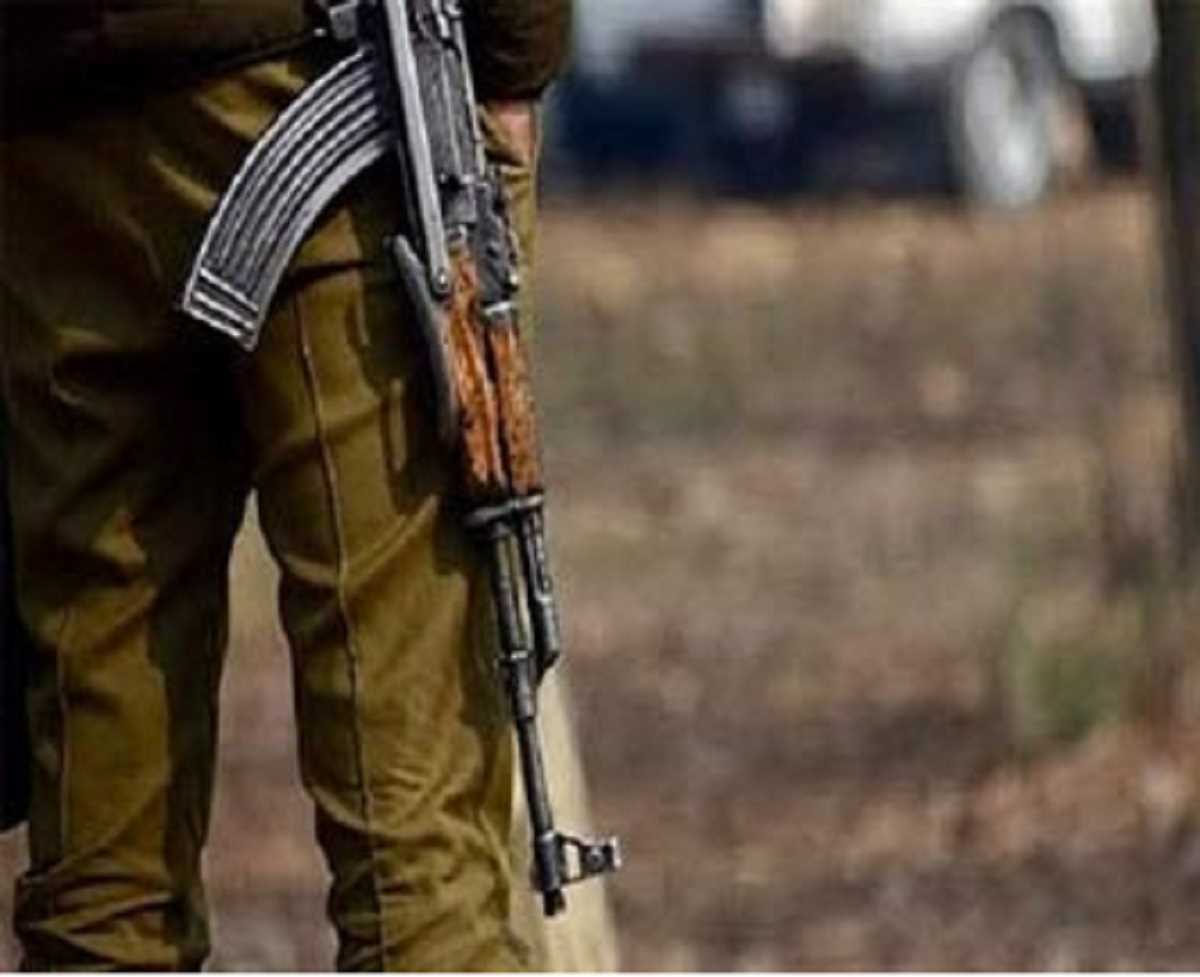 जम्मू-कश्मीर के डोडा में एसपीओ की एके-47 राइफल लेकर व्यक्ति लापता