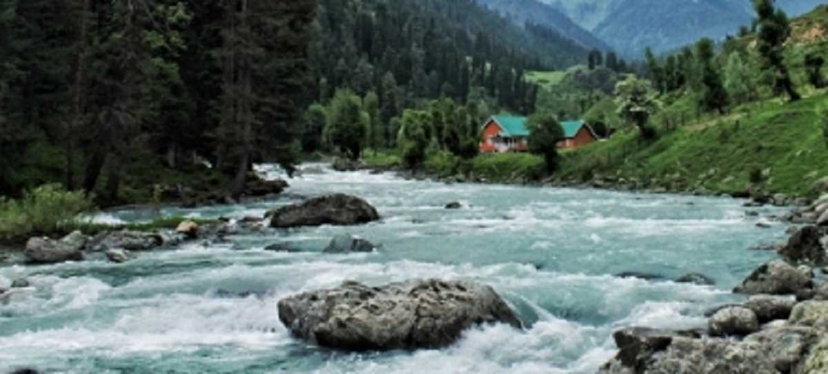 जम्मू और कश्मीर में आंशिक रूप से बादल छाए रहने के साथ मौसम ठंडा