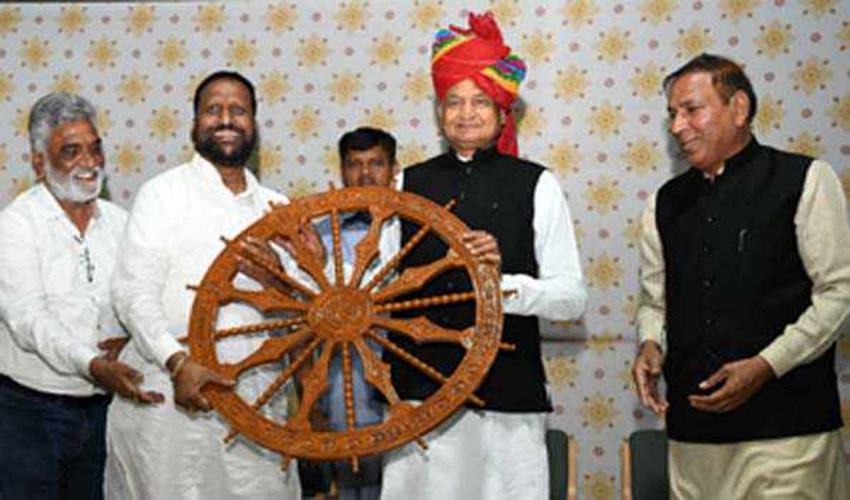 केंद्र सरकार को देश में करानी चाहिए जातिगत जनगणना : गहलोत