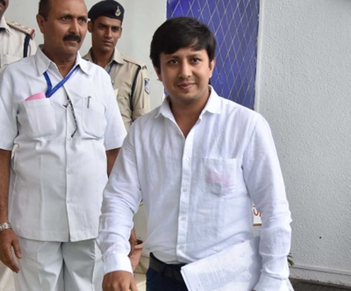 विजयवर्गीय के बेटे के लिए टिकट की मांग को लेकर उनके समर्थकों ने भाजपा कार्यालय पर किया प्रदर्शन