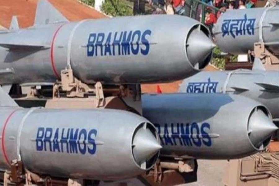 भारत ने ब्रह्मोस सुपरसोनिक क्रूज मिसाइ का सफल परीक्षण किया