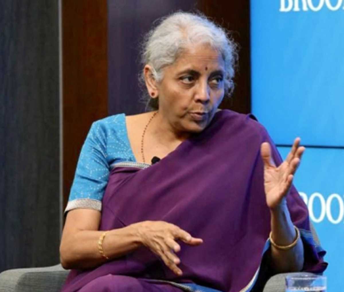 वैश्विक अर्थव्यवस्था चुनौतियों का सामना कर रही है : निर्मला सीतारमण