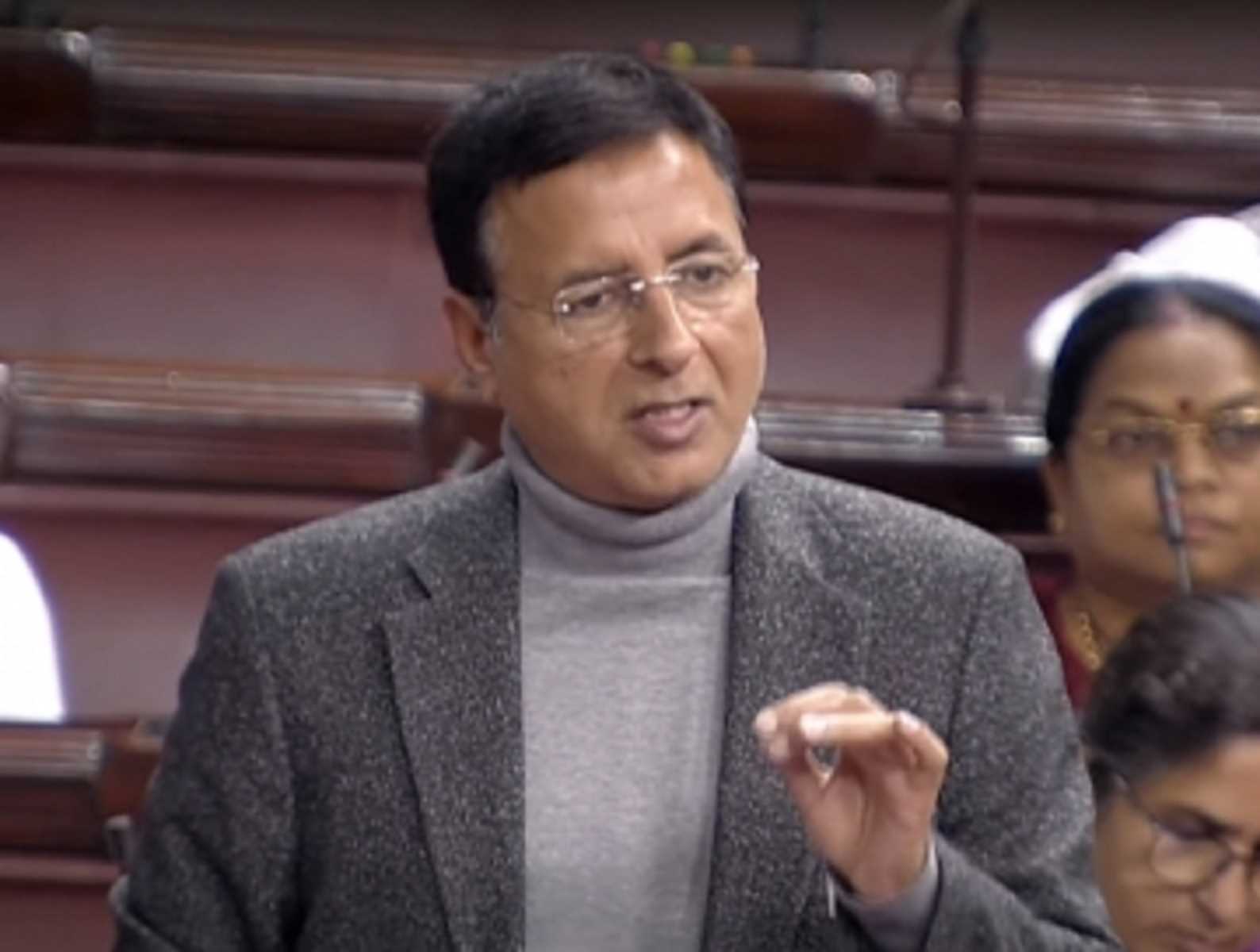 कर्नाटक वोट के बदले रिश्वत मामले में चुनाव आयोग बीजेपी नेताओं के खिलाफ कड़ी कार्रवाई करे : सुरजेवाला