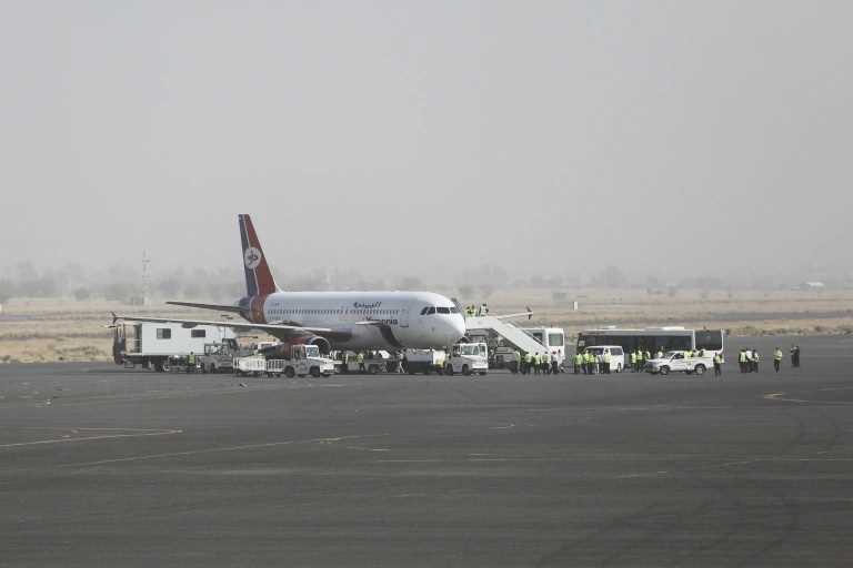 यमन: राजधानी सना से उड़ी छह साल में पहली बार वाणिज्यिक उड़ान यमन: राजधानी सना से उड़ी छह साल में पहली बार वाणिज्यिक उड़ान