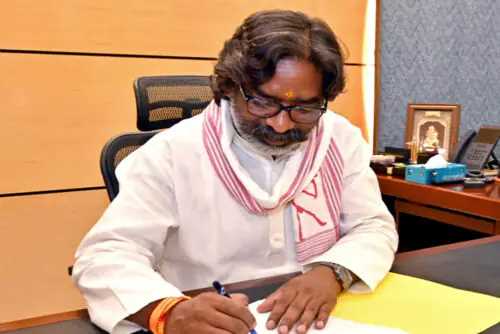 झारखंड में राज्यकर्मियों और पेंशनरों के लिए स्वास्थ्य बीमा योजना को कैबिनेट की मंजूरी