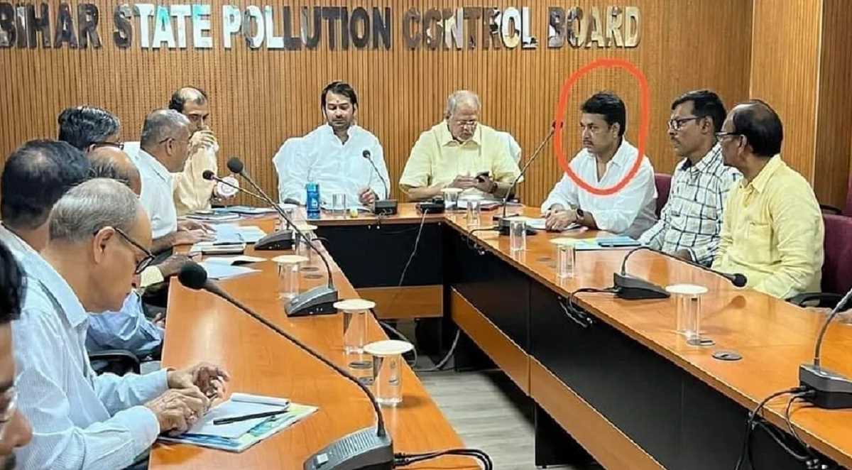 तेजप्रताप की विभागीय बैठक में शामिल हुए लालू के दामाद , BJP ने कसा तंज