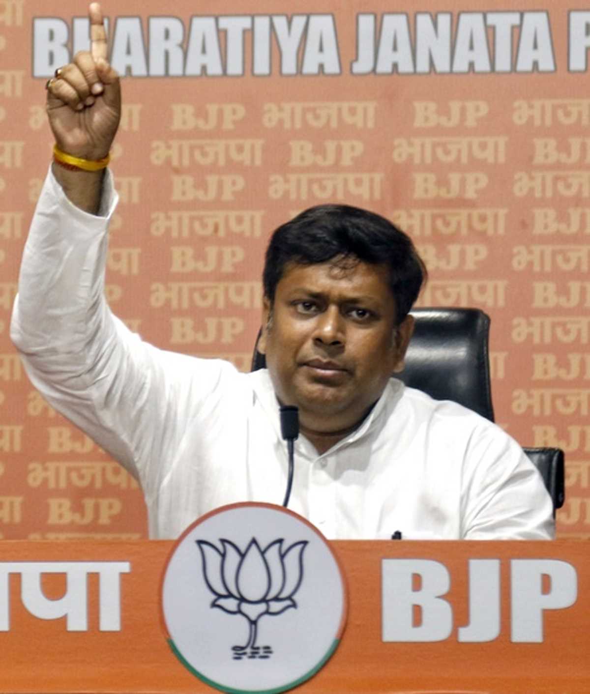 पश्चिम बंगाल में भाजपा ने लोकसभा चुनाव के लिए 20 सदस्यीय चुनाव प्रबंधन समिति बनाई पश्चिम बंगाल में भाजपा ने लोकसभा चुनाव के लिए 20 सदस्यीय चुनाव प्रबंधन समिति बनाई