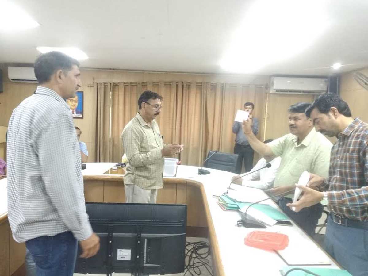 लाॅटरी के माध्यम से हुआ उचित दर के राशन दुकानों का चयन