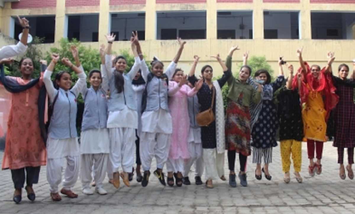 बिहार के सरकारी स्कूलों में छात्राओं के मानसिक तनाव दूर करने के लिए विशेष कक्षाएं