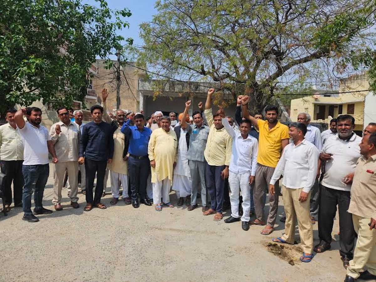 दस फीसदी आबादी भूखंड को लेकर हर गांव में किसान प्रकट कर रहे हैं आक्रोश