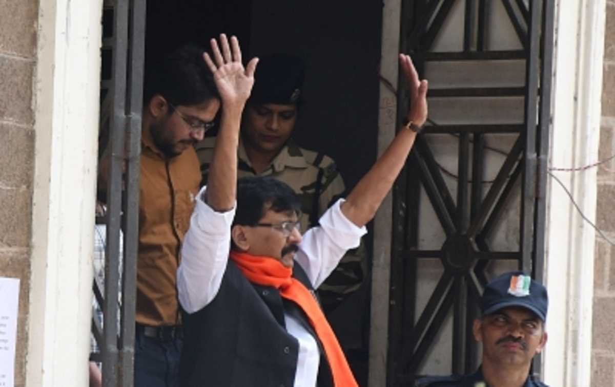 मनी लांड्रिग केस: 3 दिन की ईडी कस्टडी में संजय राउत मनी लांड्रिग केस: 3 दिन की ईडी कस्टडी में संजय राउत