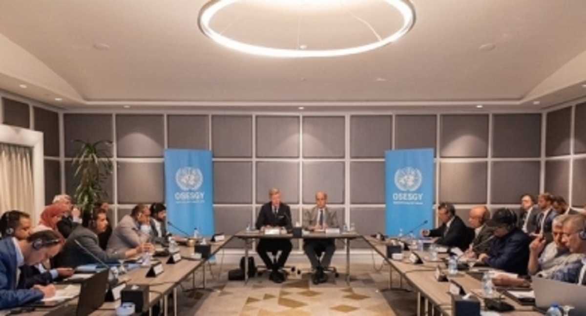 ओमानी प्रतिनिधिमंडल हौथियों के साथ संघर्ष विराम के लिए यमन पहुंचा ओमानी प्रतिनिधिमंडल हौथियों के साथ संघर्ष विराम के लिए यमन पहुंचा