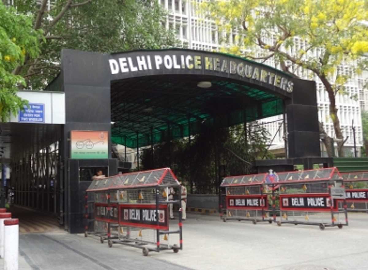 साइबर कैफे को रखना होगा विजिटर्स का रिकॉर्ड, दिल्ली पुलिस का आदेश साइबर कैफे को रखना होगा विजिटर्स का रिकॉर्ड, दिल्ली पुलिस का आदेश