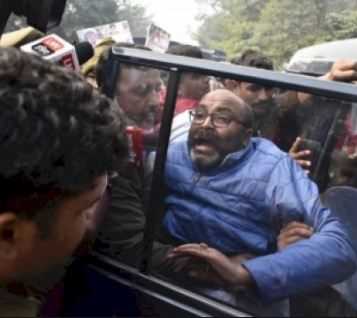 यूपीसीसी प्रमुख और कार्यकर्ताओं को राजभवन मार्च के दौरान हिरासत में लिया गया