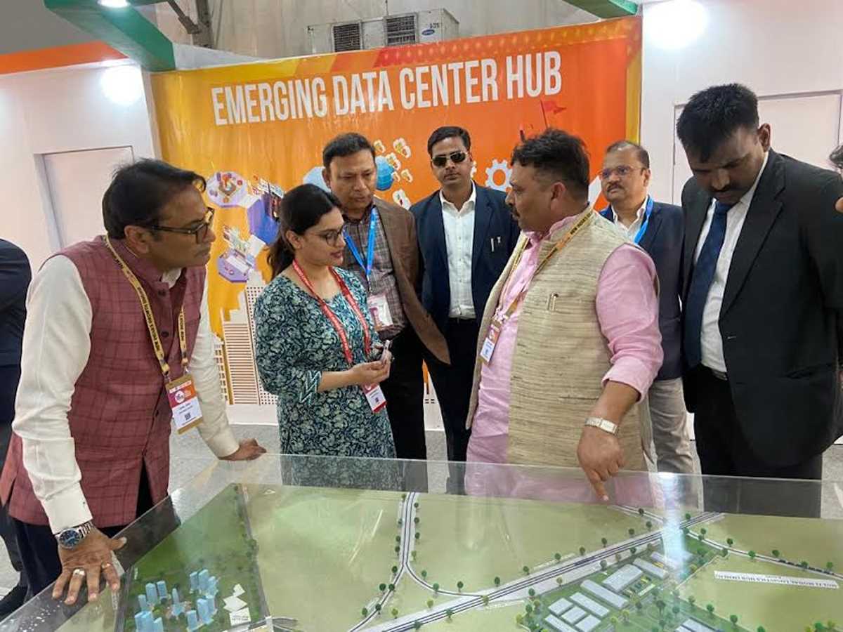 नोएडा-ग्रेनो में 1.76 लाख करोड़ निवेश के करार, खुलेंगे रोजगार के द्वार