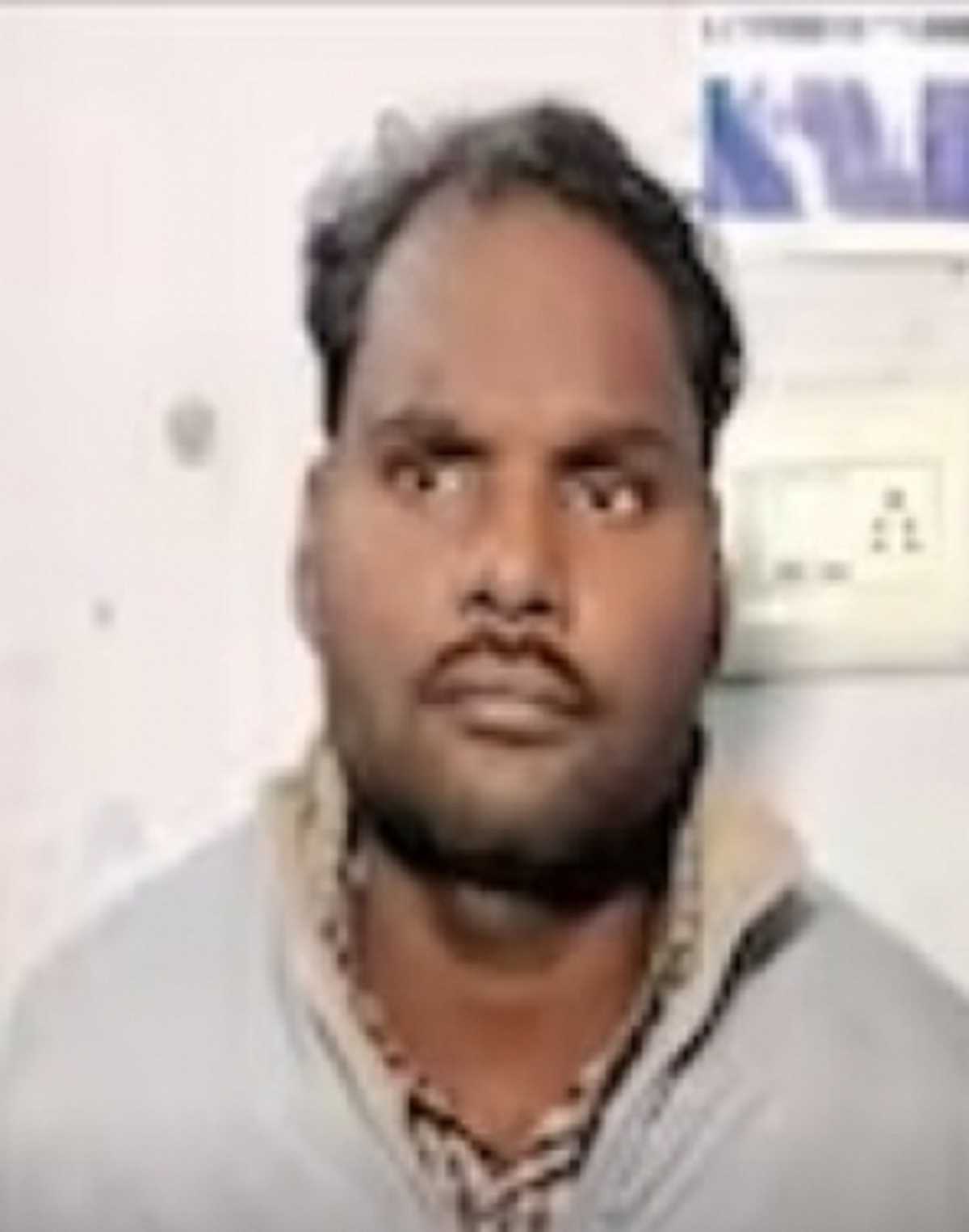 यूपी में क्रिसमस पर यह कैसा खेल? रामपुर में 100 लोगों के धर्म परिवर्तन की कोशिश, पादरी गिरफ्तार