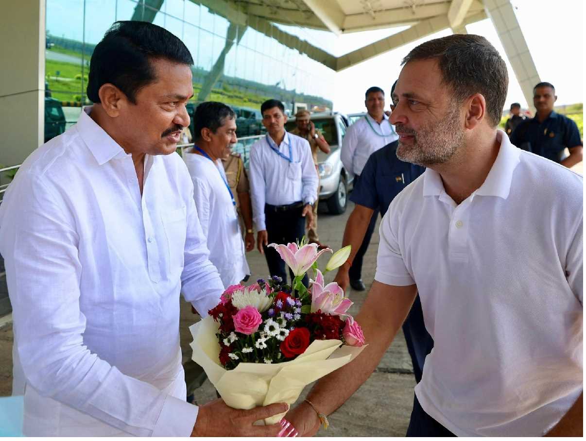 कांग्रेस सांसद राहुल गांधी कोल्हापुर पहुंचे, छत्रपति शिवाजी महाराज की प्रतिमा का  किया अनावरण
