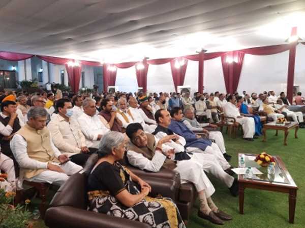 राज्यसभा से रिटायर हुए सांसदों को सभापति ने दिया फेयरवेल डिनर, देशभक्ति के गीतों ने बांधा समा